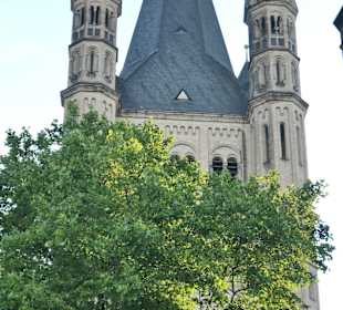 Blick zur Kirche Groß St. Martin