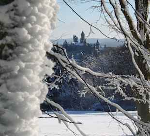 Schöne Winteraufnahme aus der Entfernung