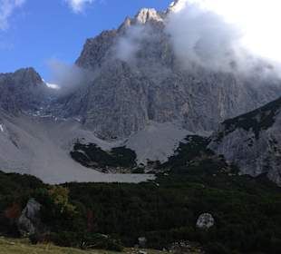 Runter zur Bachlalm und Murmeltiere füttern.