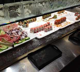 Makino - Auswahl an Sushi