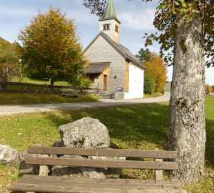 Außenansicht mit Ruhebank