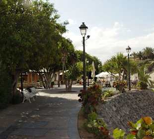 Promenade am Duque Strand