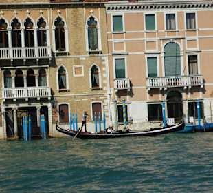 Fassaden Venedigs vom Vaporetto aus gesehn