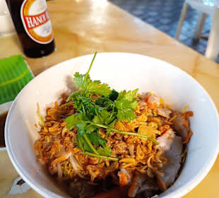 Gebratene Nudeln mit Huhn