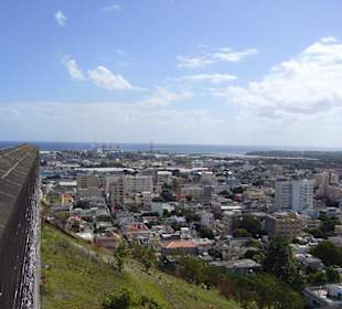 Blick von Fort Adelaide auf Port Louis