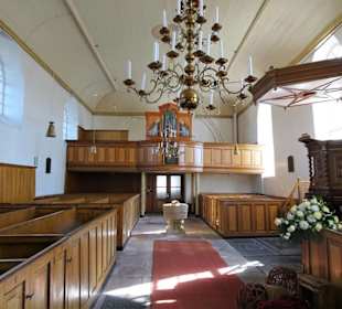 Blick in das Kirchenschiff