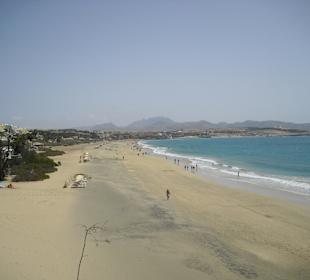 Strand von Costa Calma links