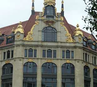 Protz + Pomp einer Bank