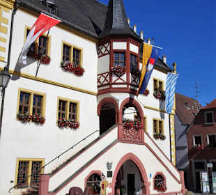 Das Rathaus im Herzen der Altstadt von Volkach