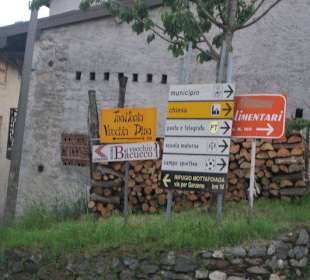 Der wunderschöne Bergort Stazzona