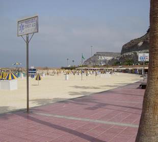 Der Strand (aufgeschüttet) von Amadores