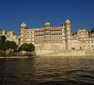 City Palace vom Wasser aus gesehen