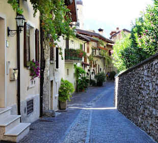 Impressionen aus der Altstadt von Limone