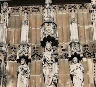 Beim Eingang zur Aachener Domschatzkammer