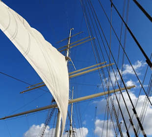 Segel am Mast der Rickmer Rickmers