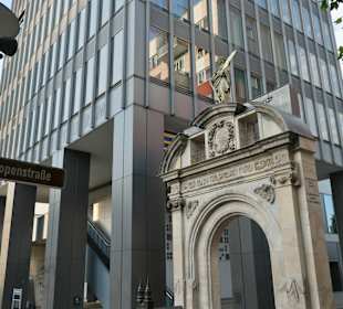 Blick zum Katharinenportal am Breiten Weg 31