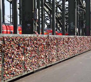 Mehr als 100 000 Schlösser ???