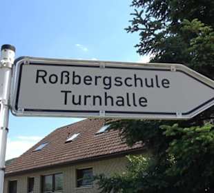 Roßbergschule und Turnhalle Gönningen