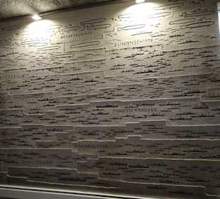 Gedenkhalle im Turmeingang