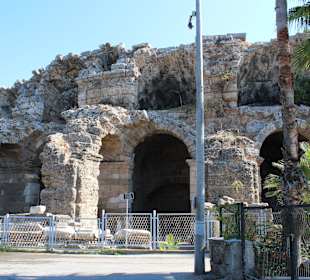 Časti kláštora antického mesta