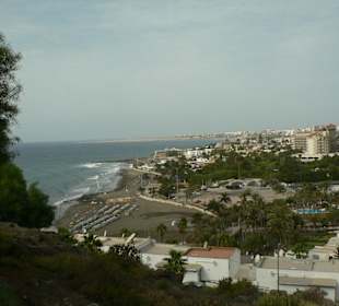 Blick auf Hotel und Strand Costa Canaria