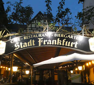 Zum Abendessen im Rest. Stadt Frankfurt, Rüdesheim
