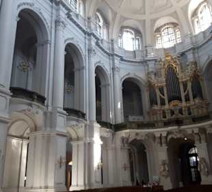 Kathedrale St. Trinitatis - Katholische Hofkirche