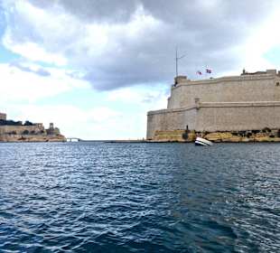 Mit dem Wassertaxi von Isla nach Valletta