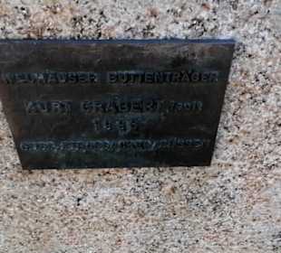 Skulptur Neuhäuser Büttenträger Neuhausen an der E