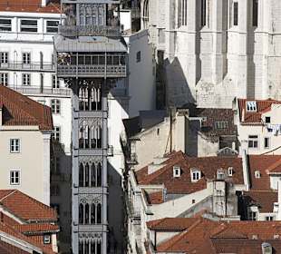 Blick zum Elevador de Santa Justa vom Castell