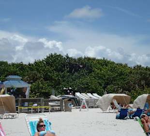 Strand Naples  mit vielen Canana´ s