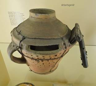 In der Keramik-Abteilung des Fichtelgebirgsmuseum