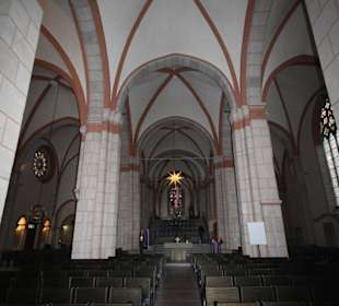 Blick in das Mittelschiff