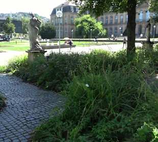 Statuen am Schlossplatz