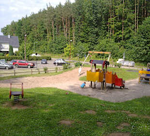 Spielplatz am Bärenlochweiher in Kindsbach