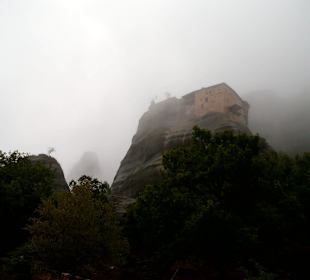 Kloster im Nebel 