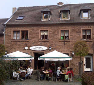 Außenansicht mit Terrasse