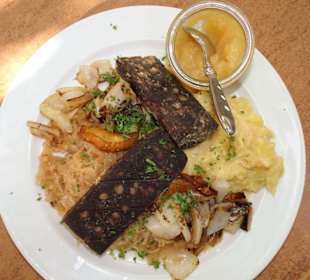 "Himmel un Ähd" im Brauhaus "Im Goldenen Ring"