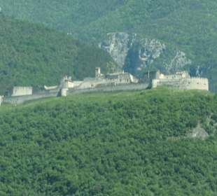 Castel Beseno, die größte Wehranlage im Trentino