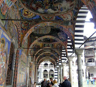 Rundgang mit Freskenmalerei