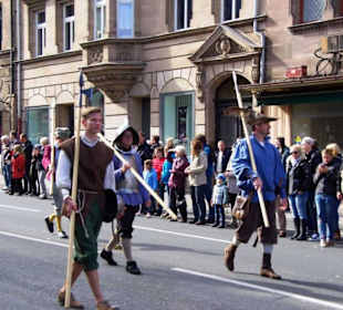 Hiltpoltsteiner Burgfesttrommler und Fahnenschwing