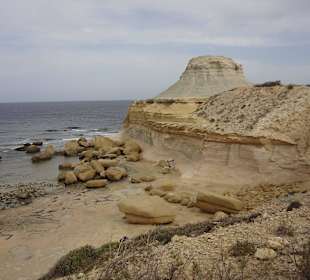 Xwejni Bay - Badeschuhe empfehlenswert 