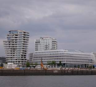 Links Marco-Polo Tower, links Unilever Verw.