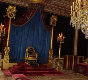 Královský trůn