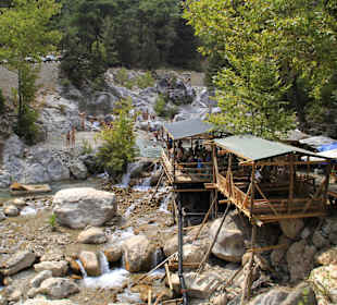 Zwischenstopp und baden im Fluss