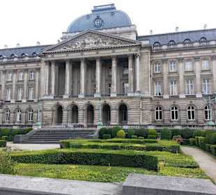 Blick auf den Palast
