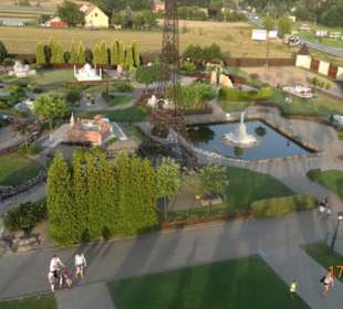 Park Miniatur widziany z koła młyńskiego