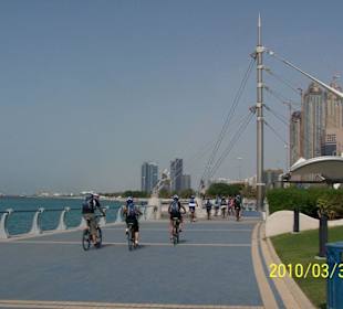 Deptak w Abu Dhabi Cornisch