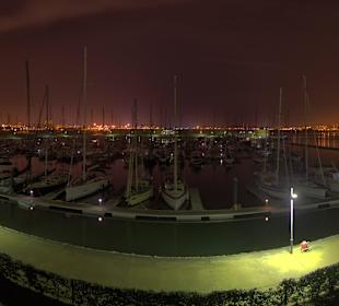 Hafen vom dach bei Nacht