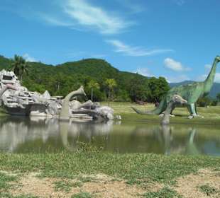 Dinos beim Baden